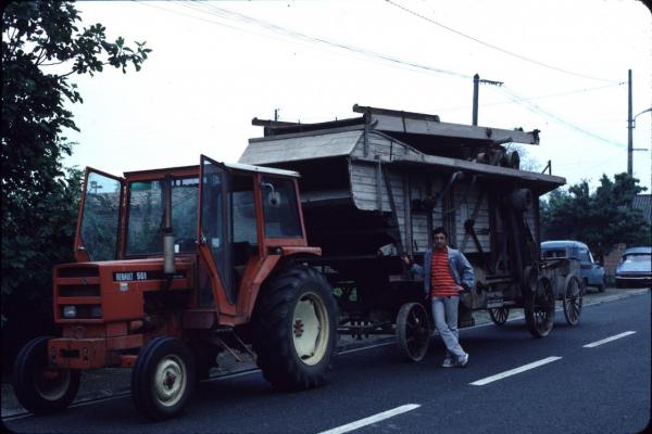 1983 -Transport Batteuse les Haies Tesson Photo Claude Goy