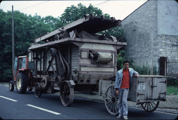 1983 -Transport Batteuse les Haies Tesson Photo Claude Goy
