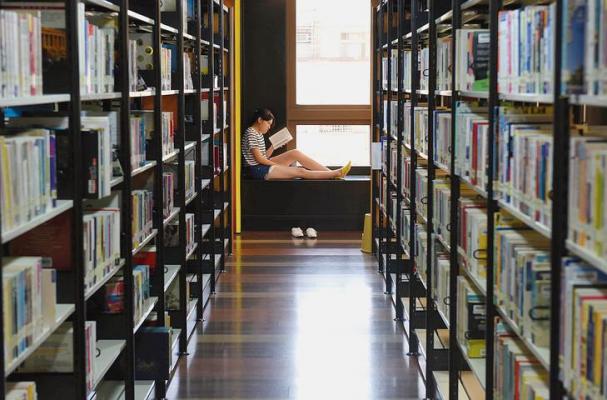 Lecteurs bibliotheque new taipei profitent despaces accueillants